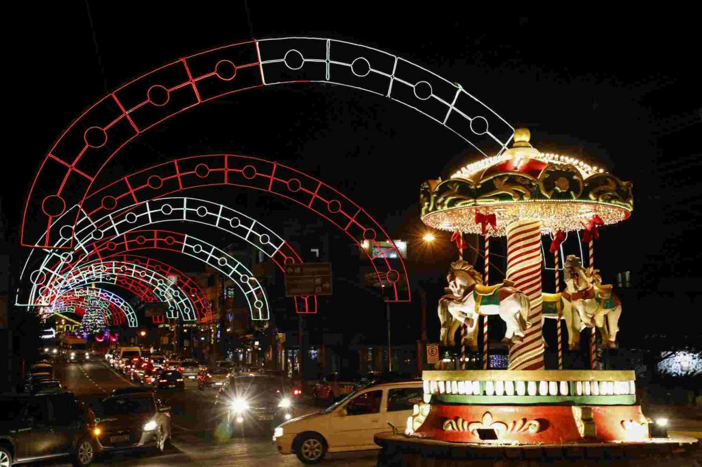 Mudança no trânsito em Gramado acontece para receber a iluminação do Natal  Luz - Hortênsias News